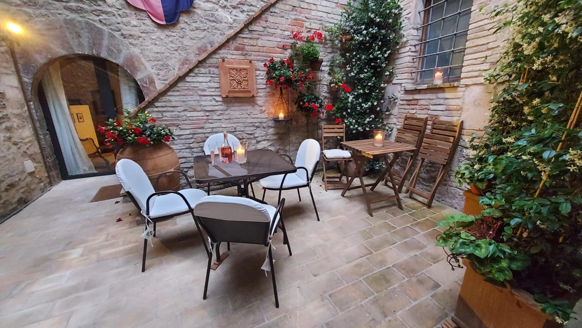 Saint Francis Apartment Asís Exterior foto